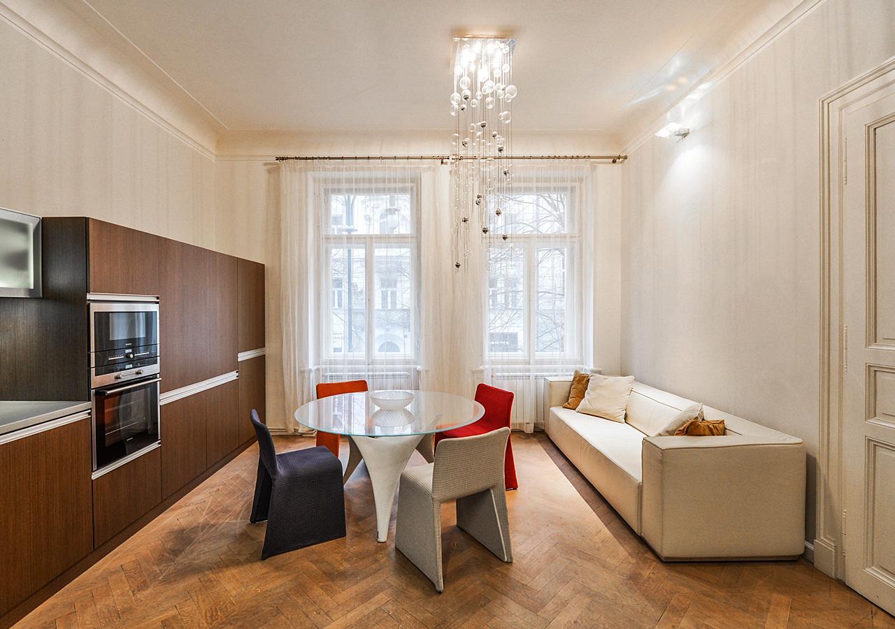 Apartment Design Next To Louis Vuitton Building *